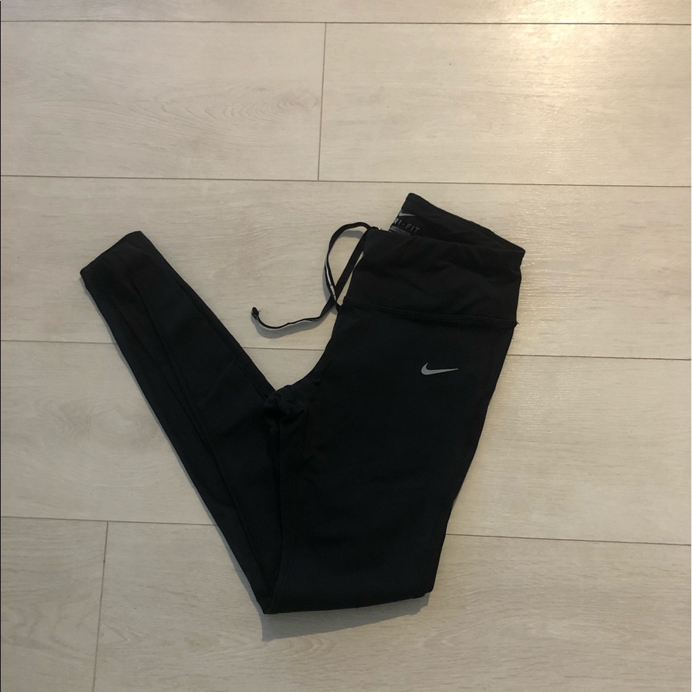 LIKE NEW Nike SoulCycle Dry Fit Leggings